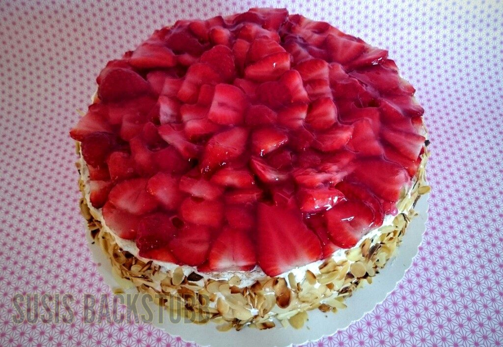 Ricotta Erdbeermousse Torte