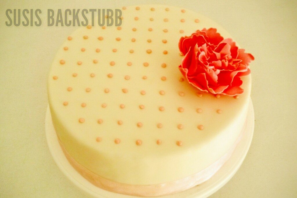 Fondant Geburtstags Torte mit Chrysantheme