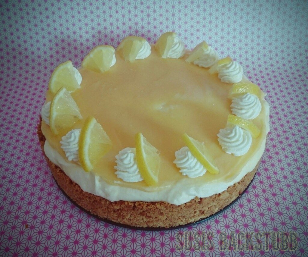 Zitronenmousse Torte mit Knusperboden