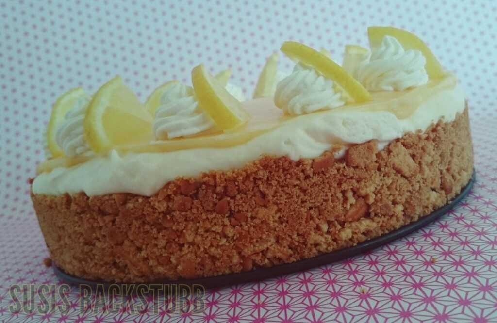 Zitronenmousse Torte mit Knusperboden