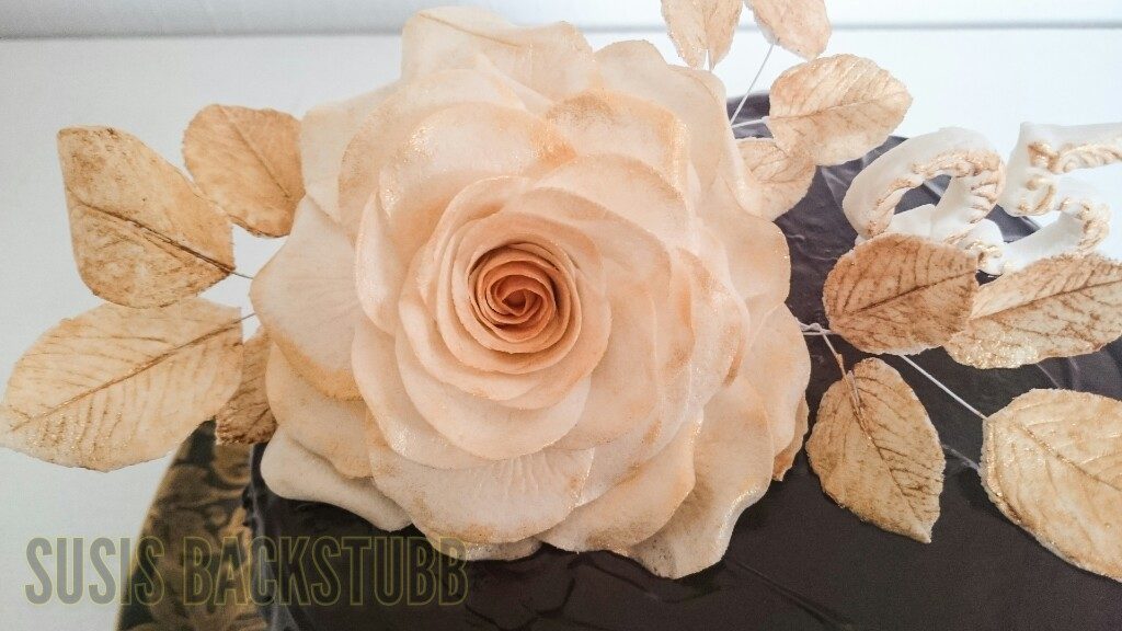 Schokoladen Torte mit Kaffeebuttercreme und Zuckerrose zum 95. Geburtstag